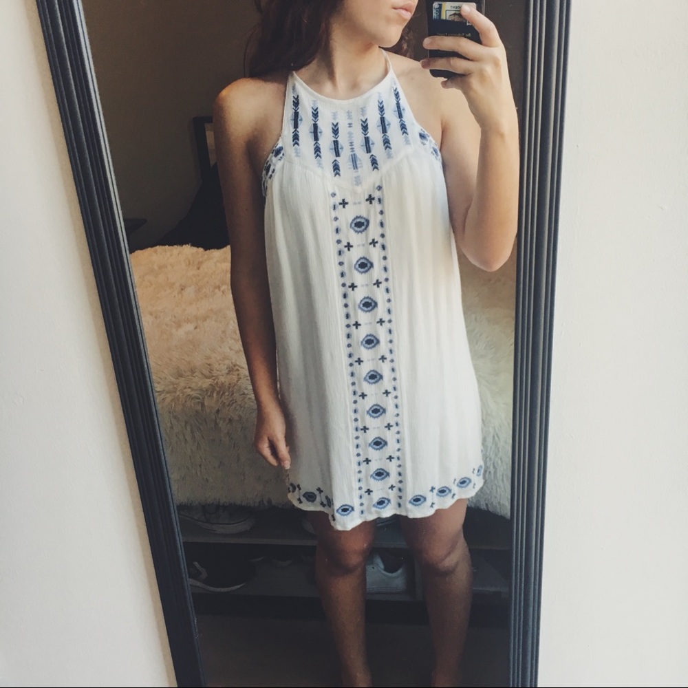 HOLLISTER SIMPLE WHITE DRESS